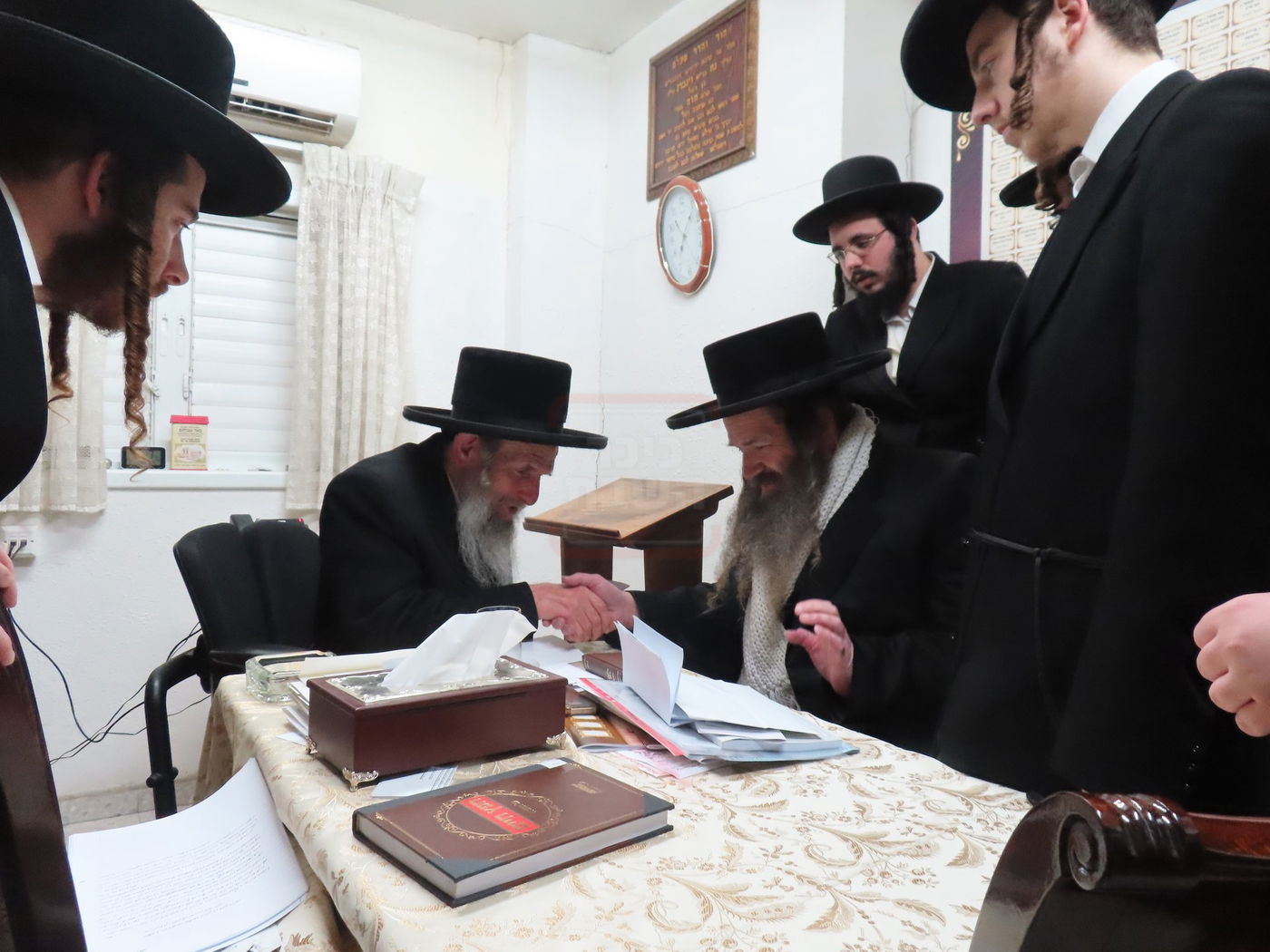 הגה"צ אב"ד קאלוב ביתר אצל האדמו"ר מסלאנים