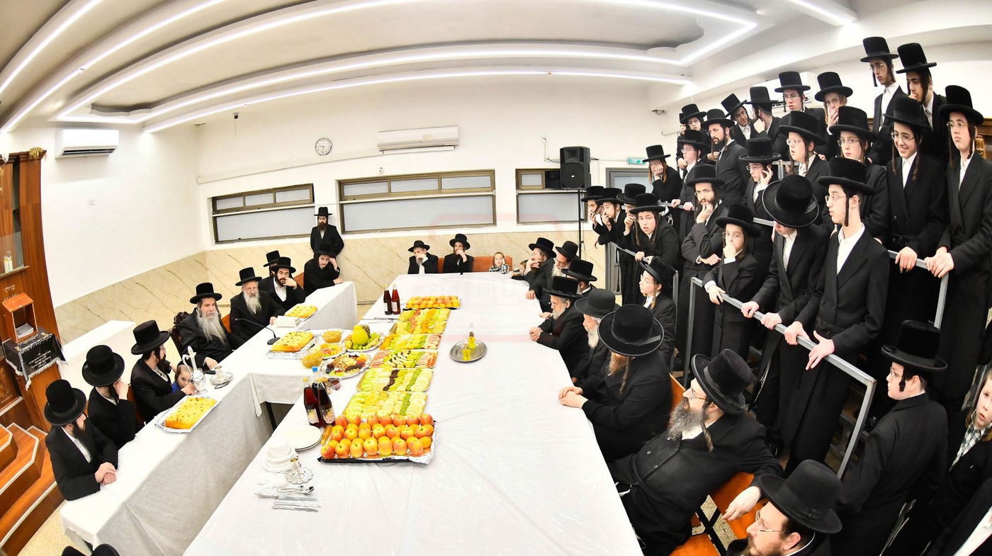 האדמו"ר מקודינוב בטיש ט"ו בשבט