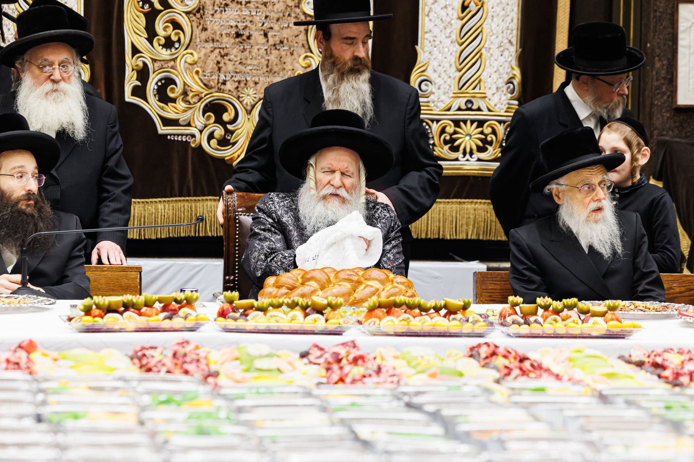 האדמו"ר מבאבוב בטיש ט"ו בשבט