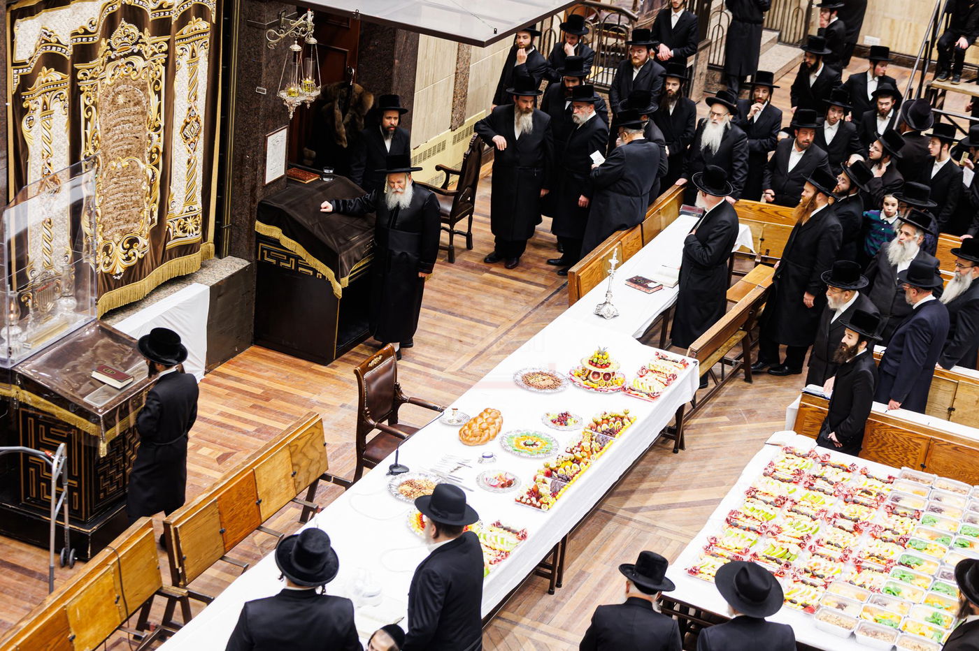 האדמו"ר מבאבוב בטיש ט"ו בשבט