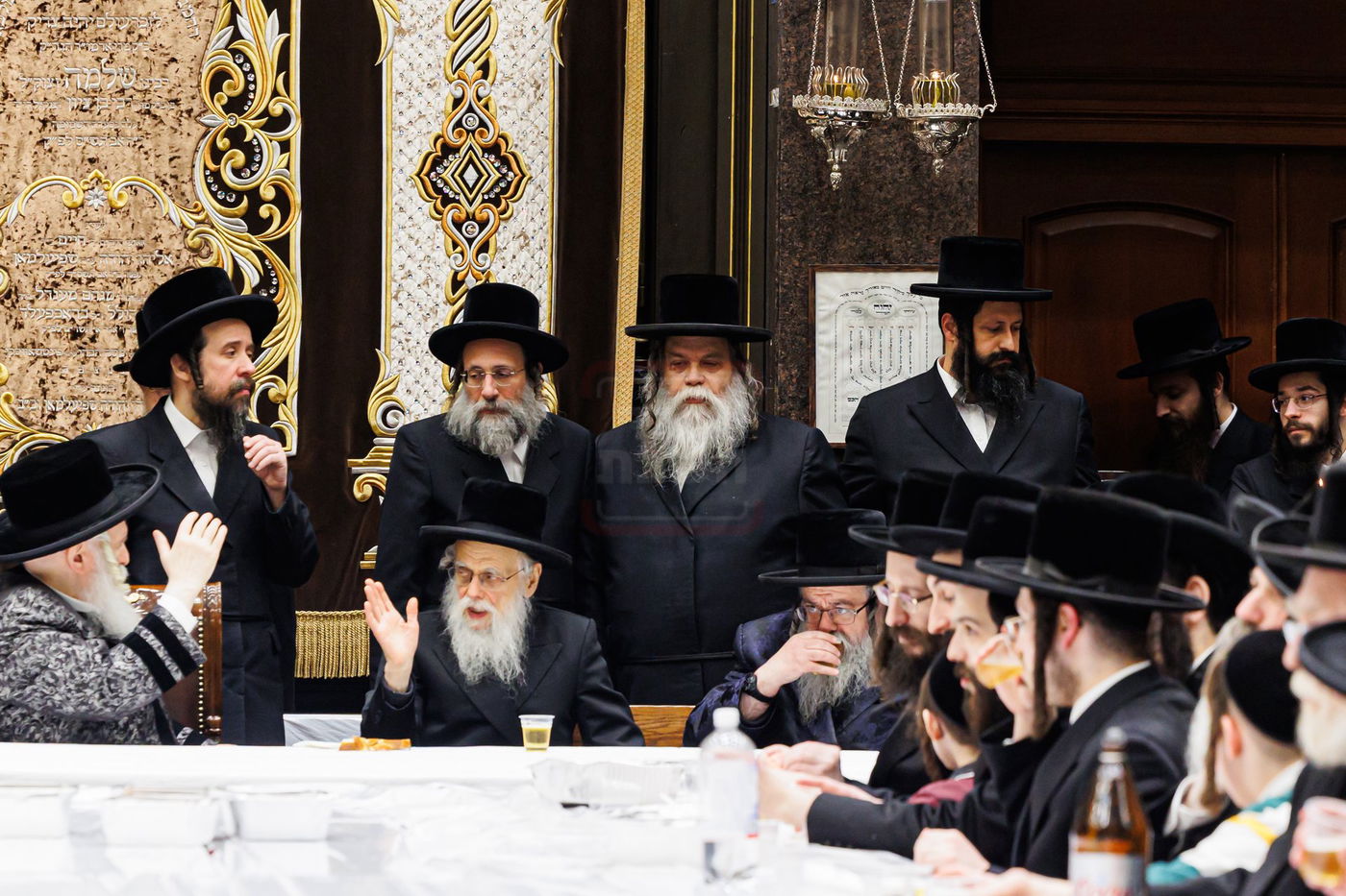 האדמו"ר מבאבוב בטיש ט"ו בשבט