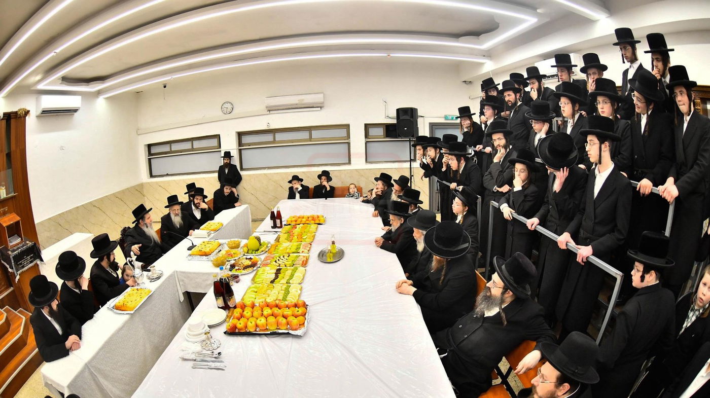 האדמו"ר מקודינוב בטיש ט"ו בשבט