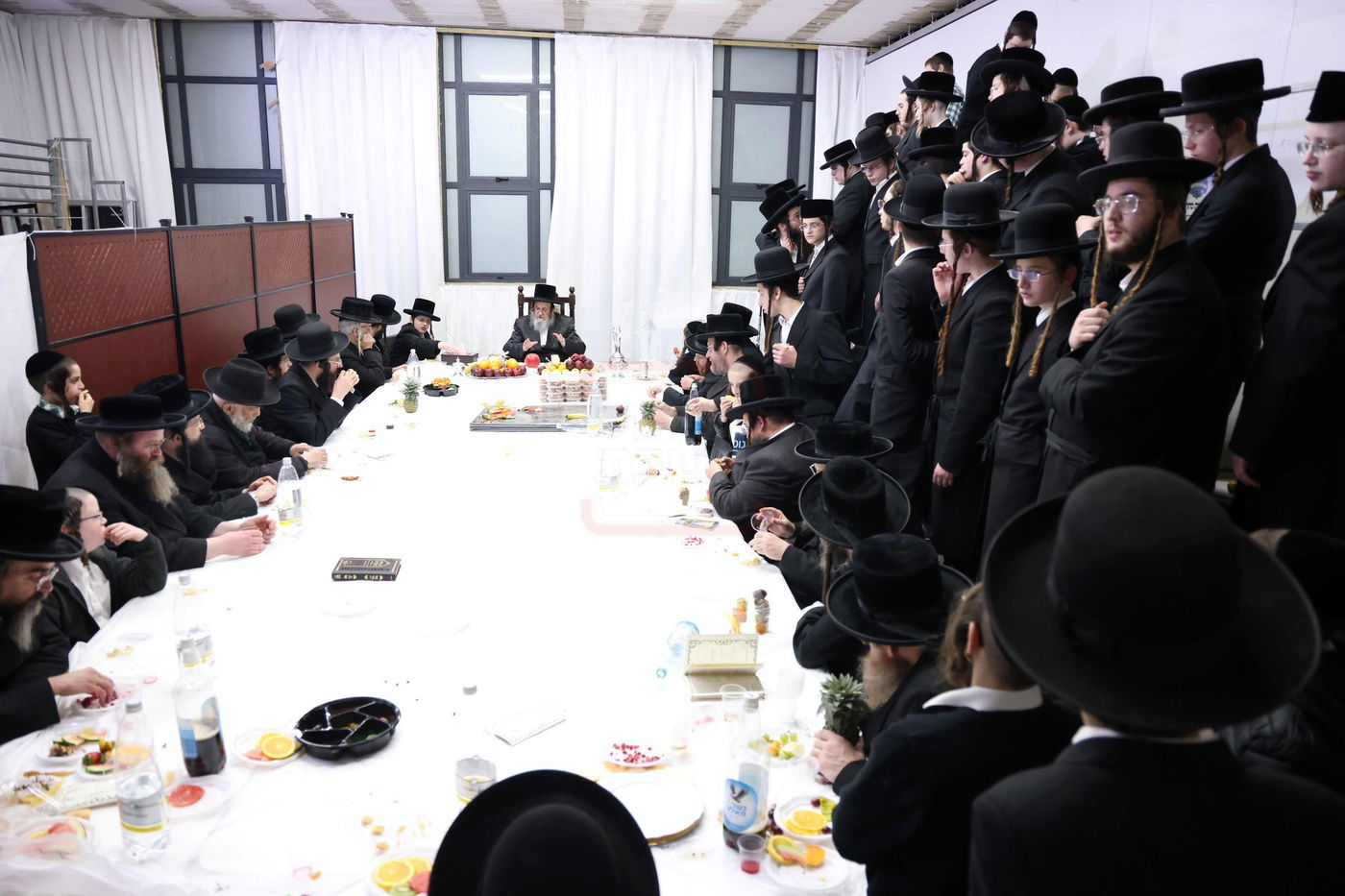 האדמו"ר מדינוב בטיש ט"ו בשבט