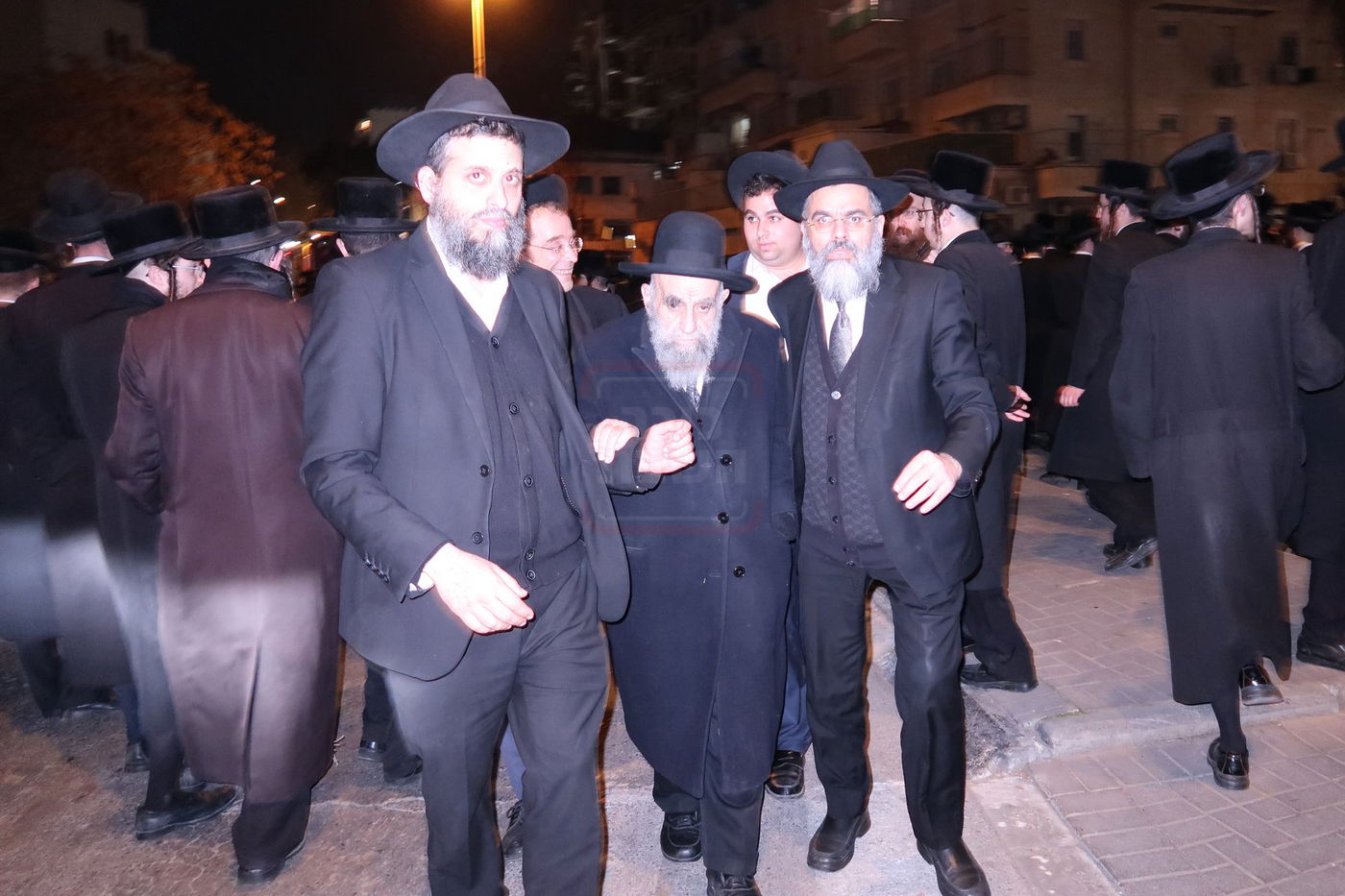 הלוויית האדמו"ר המהרי"ד מלעלוב זי"ע