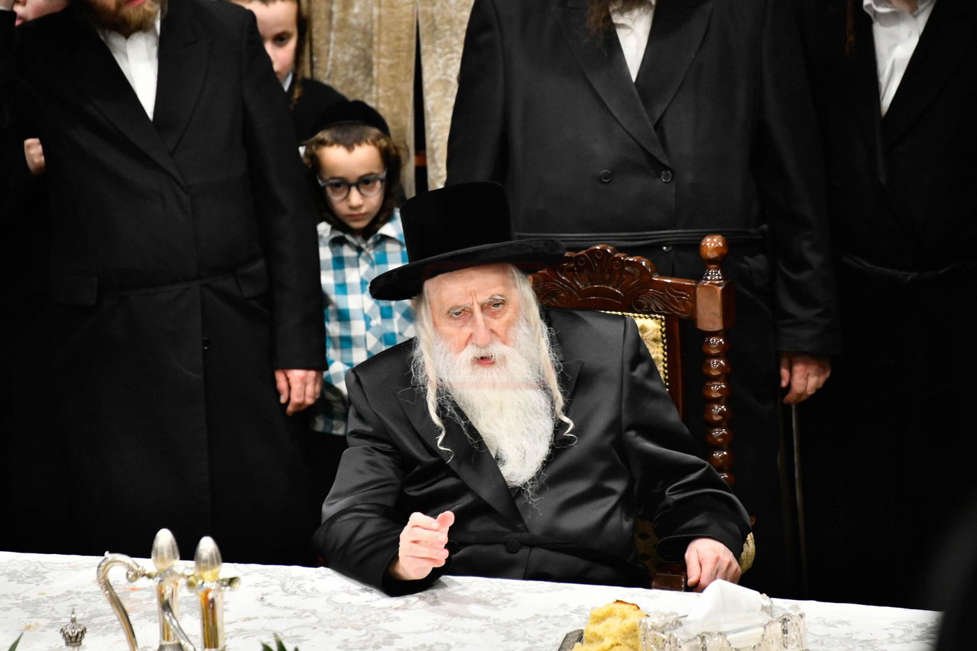 האדמו"ר ממחנובקא בעלזא בטיש ט"ו בשבט