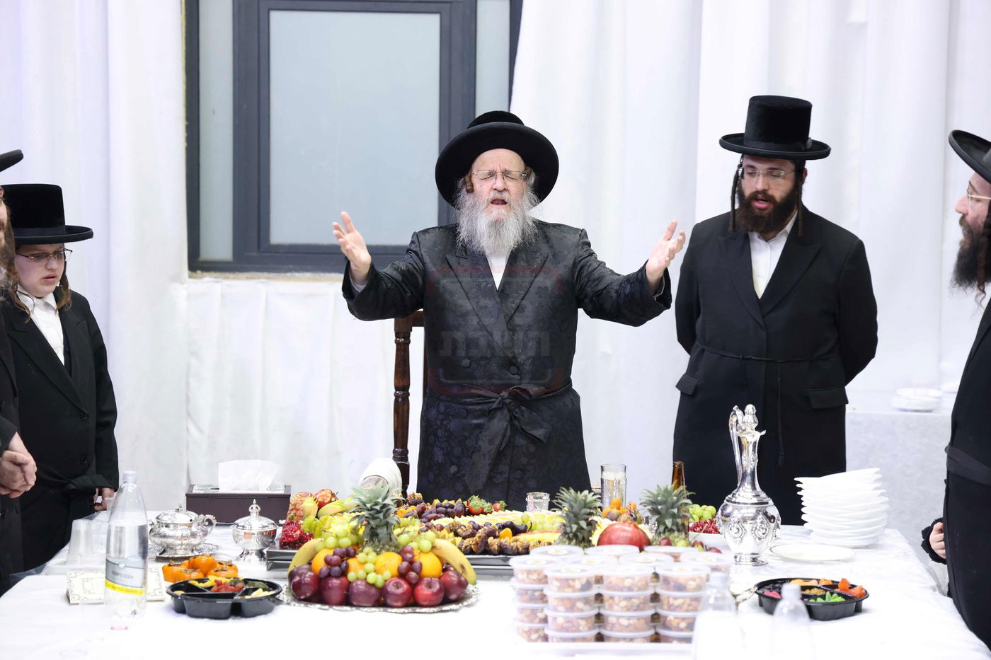 האדמו"ר מדינוב בטיש ט"ו בשבט