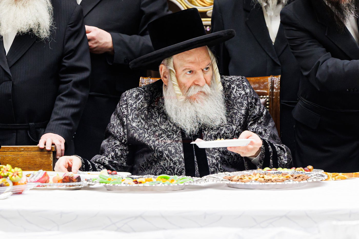 האדמו"ר מבאבוב בטיש ט"ו בשבט