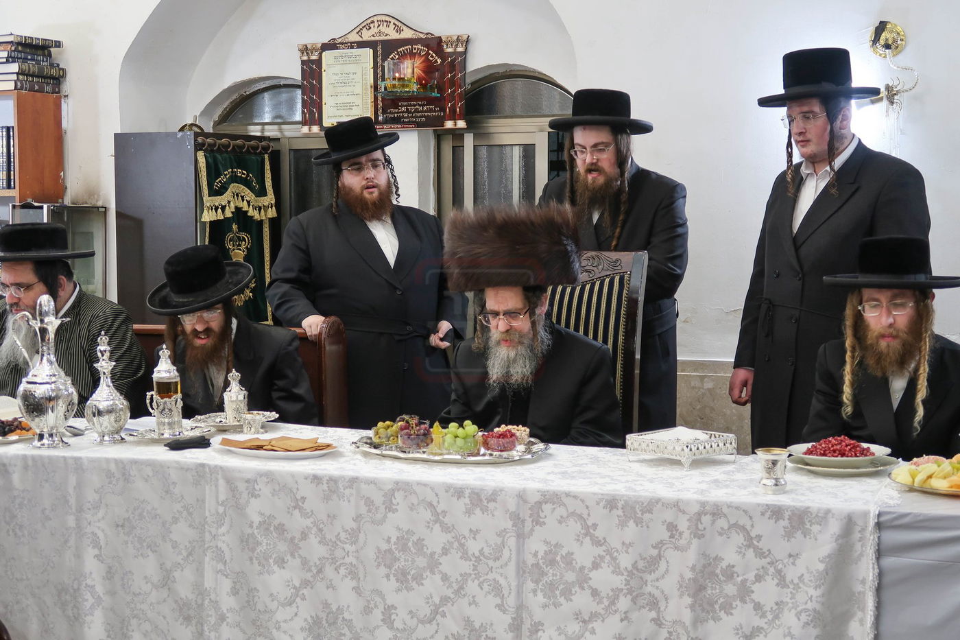 ט"ו בשבט בחצה"ק קרעטשניף סיגעט