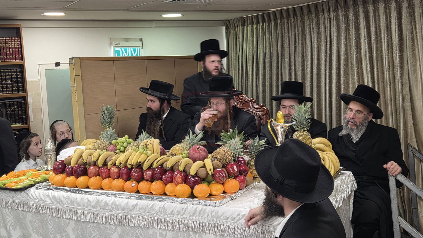 האדמו"ר מקאליב בטיש ט"ו בשבט 