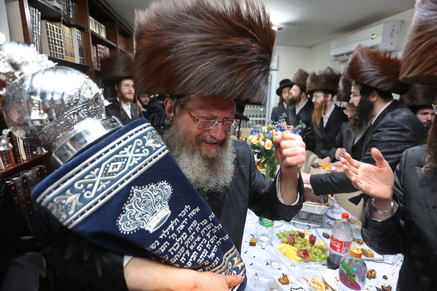 הכנסת ס"ת בויז'ניץ בית שמש