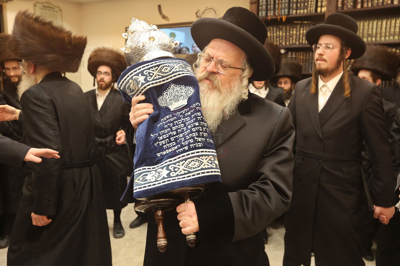 הכנסת ס"ת בויז'ניץ בית שמש