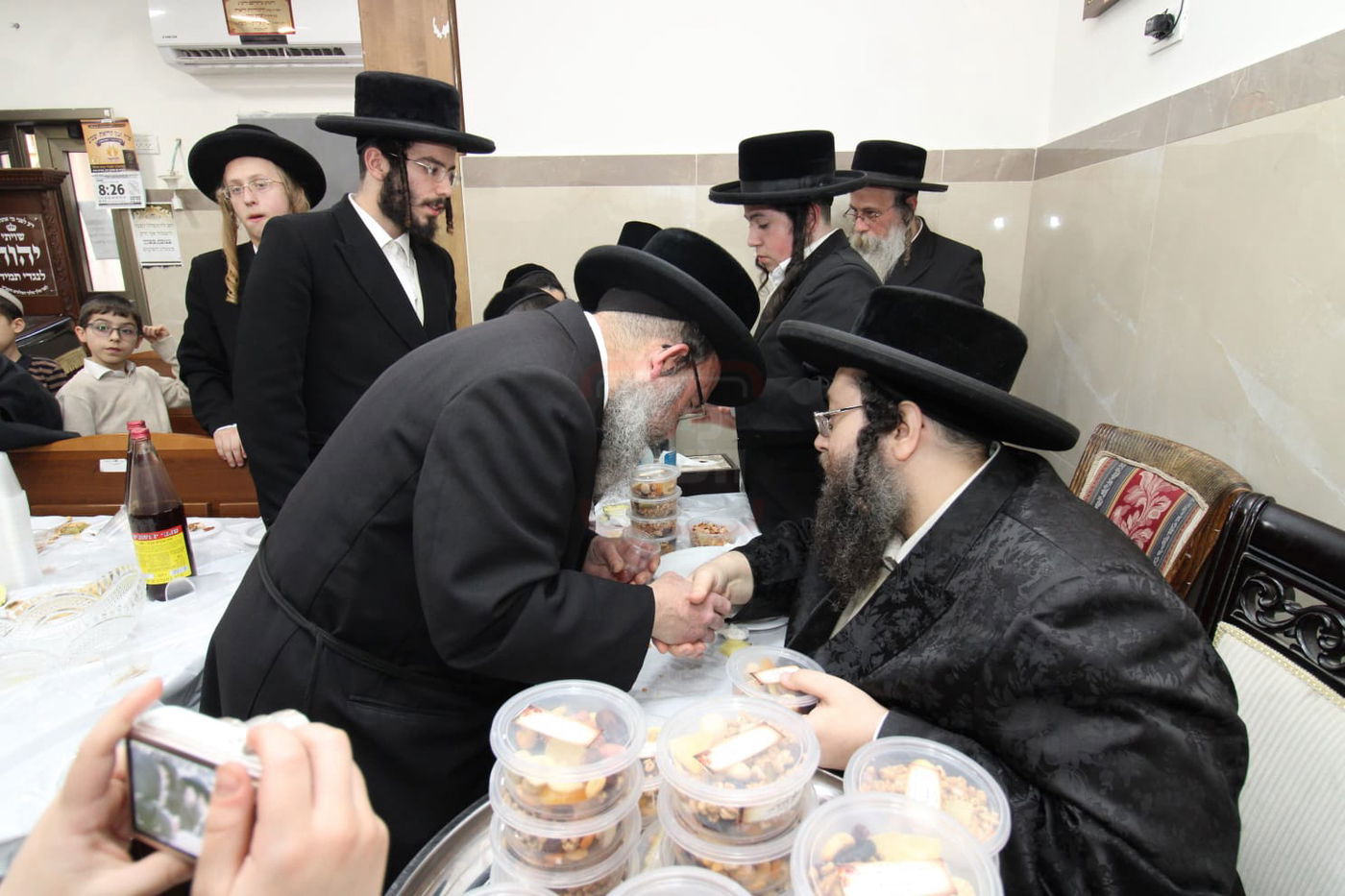 ט"ו בשבט בחצה"ק צאנז ז'ימגראד