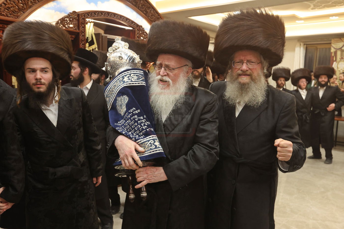 הכנסת ס"ת בויז'ניץ בית שמש