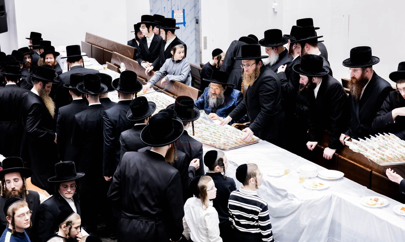 האדמו"ר מבאבוב 45 בטיש ט"ו בשבט