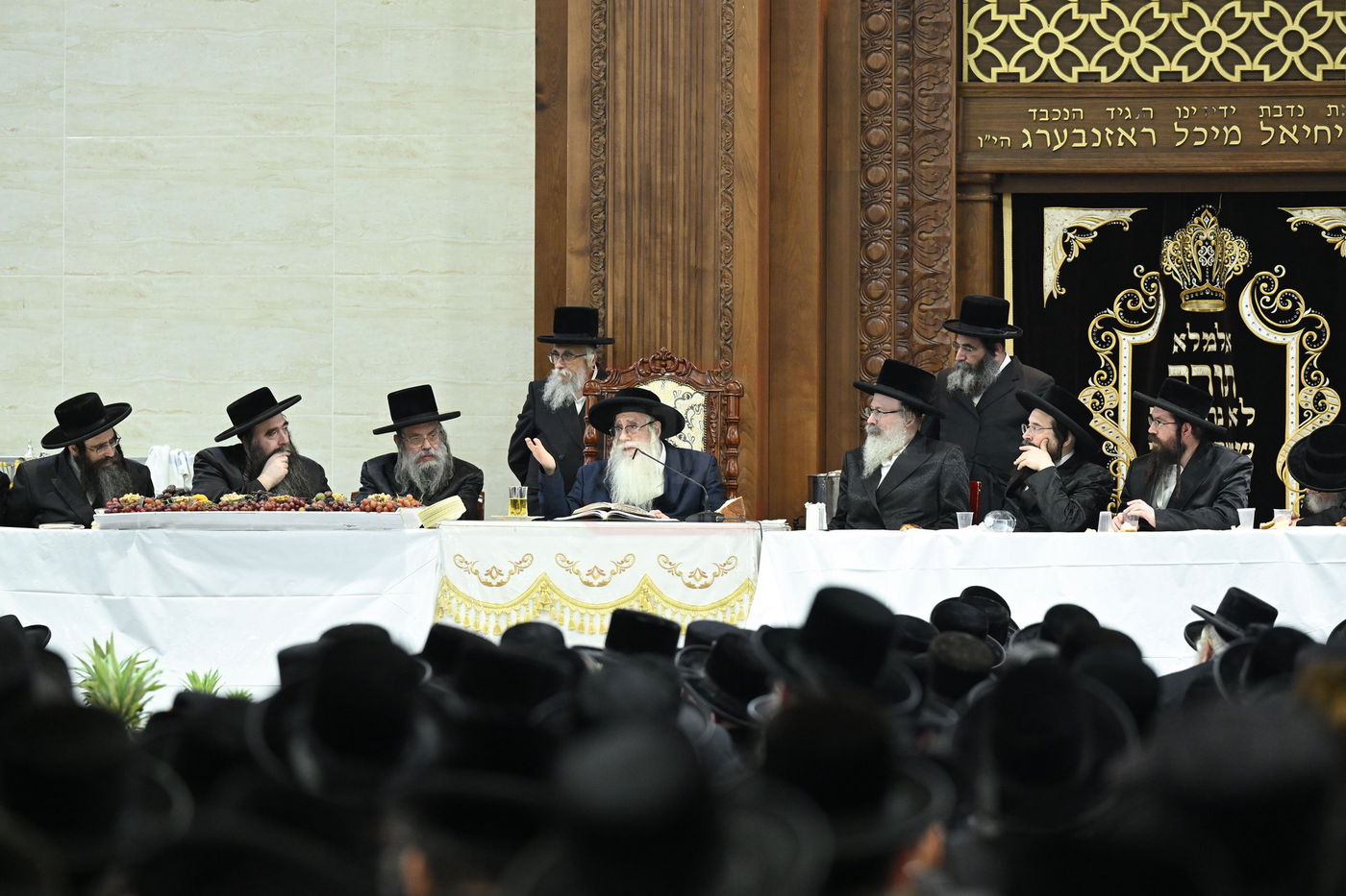 ט"ו בשבט בחצה"ק צאנז