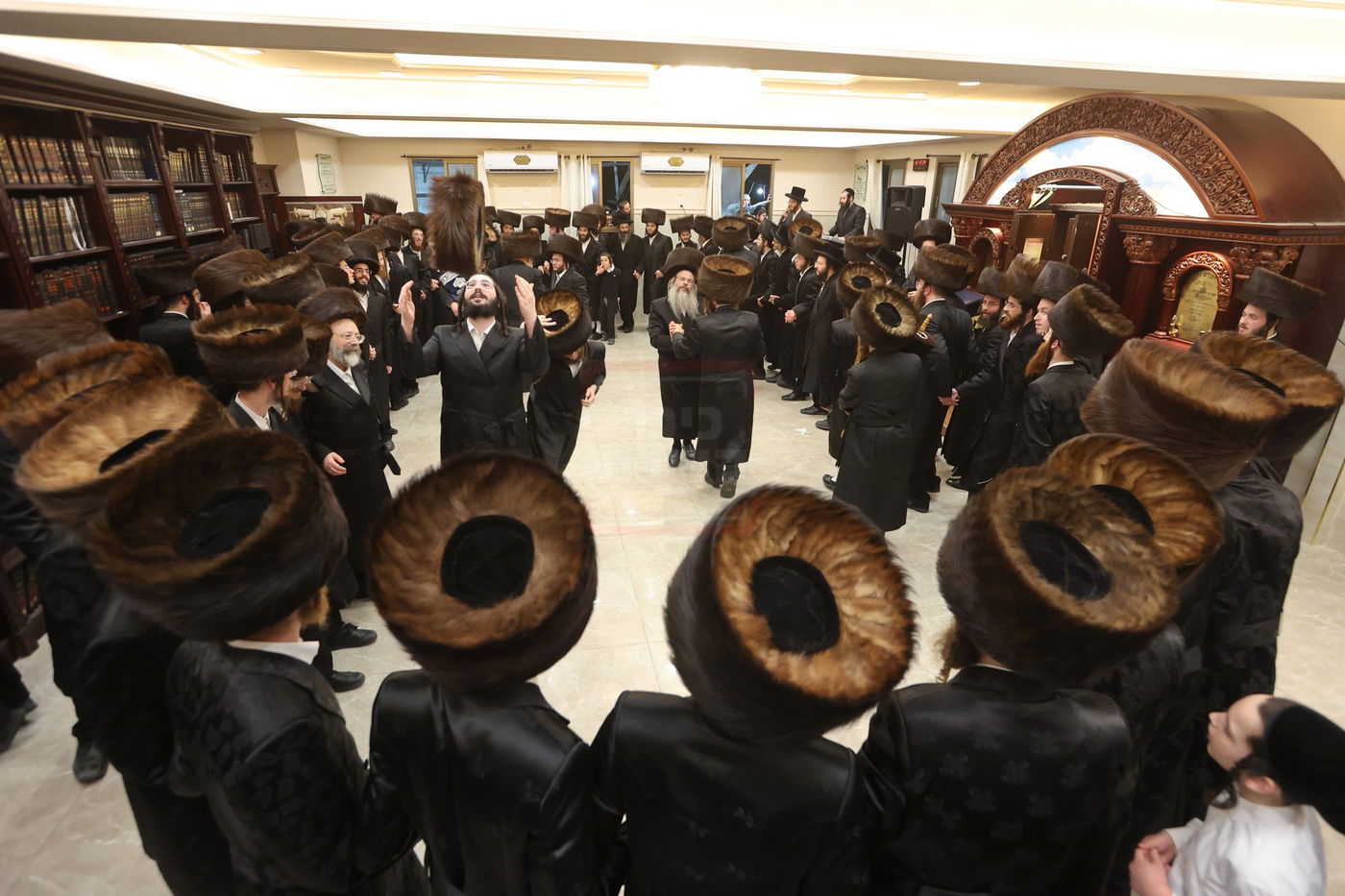 הכנסת ס"ת בויז'ניץ בית שמש