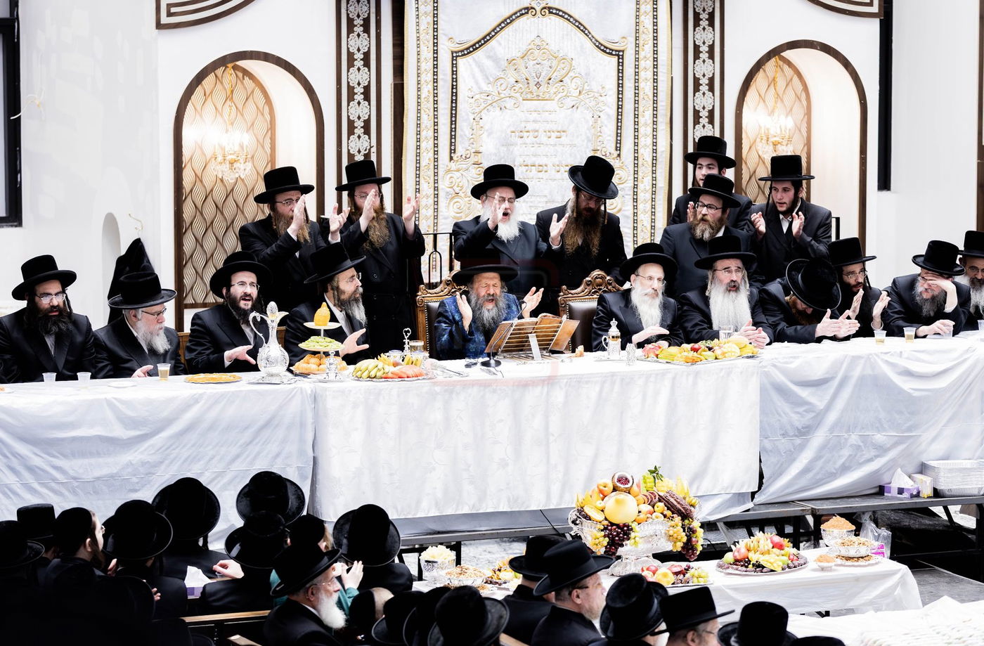 האדמו"ר מבאבוב 45 בטיש ט"ו בשבט