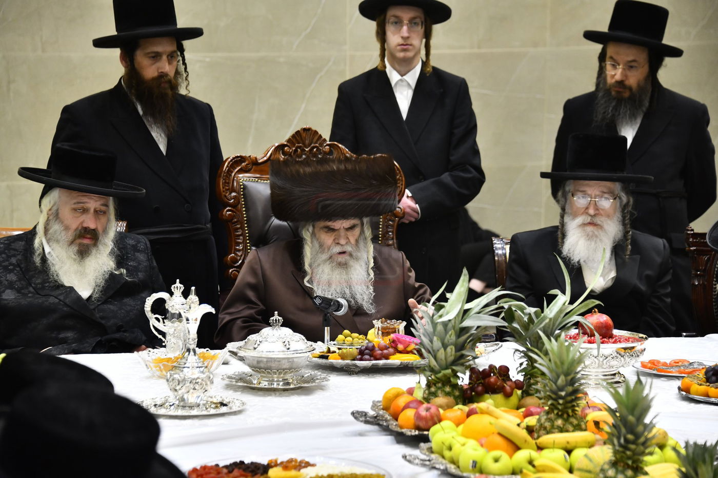 האדמו"ר מקרעטשניף י-ם בשלחה"ט לרגל ט"ו בשבט