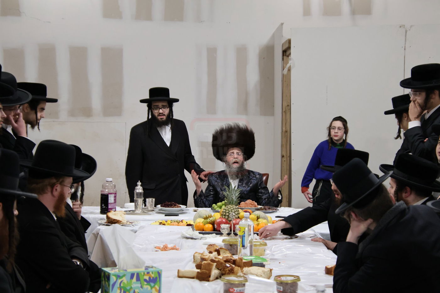 טיש ט"ו בשבט אצל האדמו"ר מקרעטשניף סיגעט וויליאמסבורג