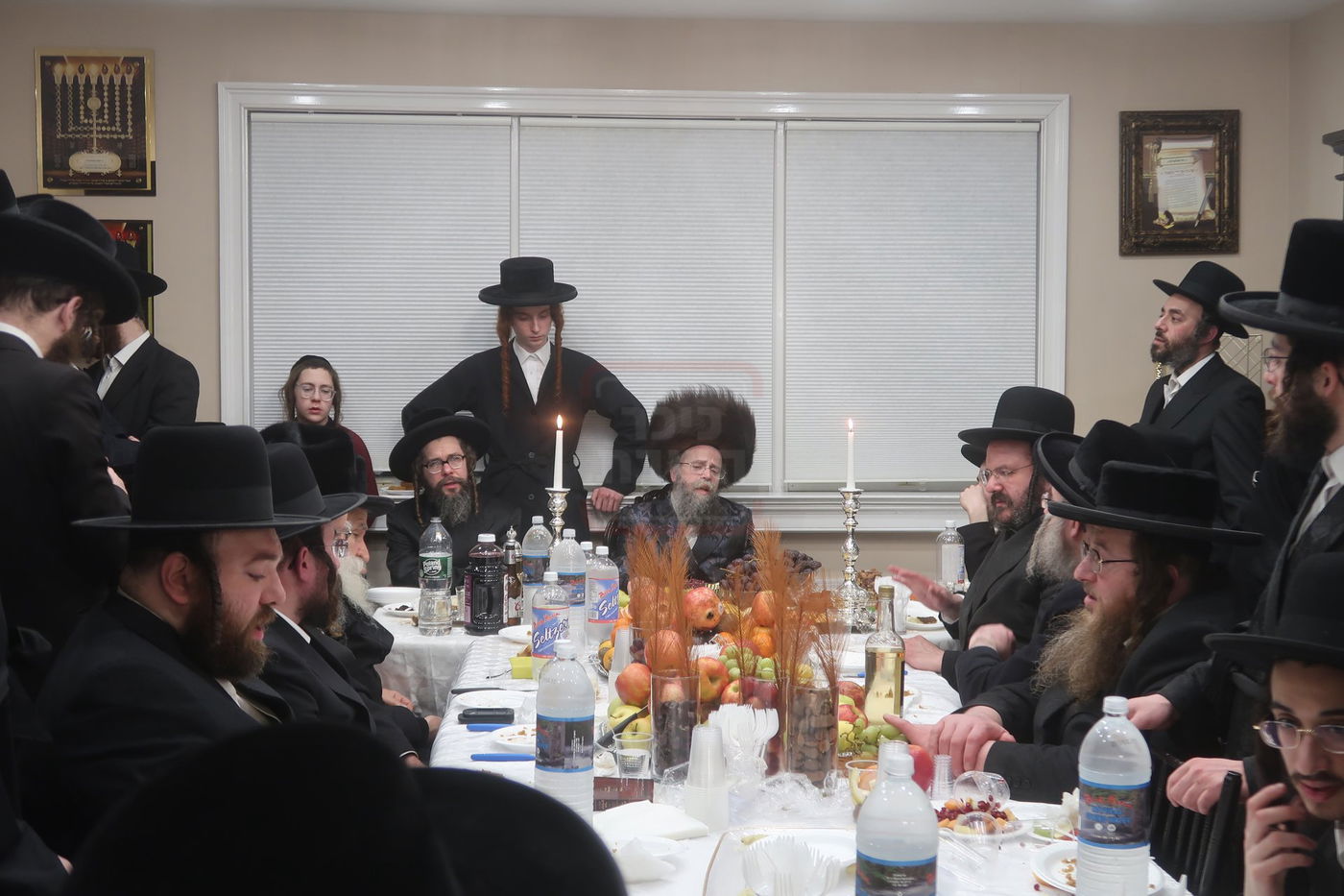 טיש במונרו של האדמו"ר מקרעטשניף סיגעט וויליאמסבורג