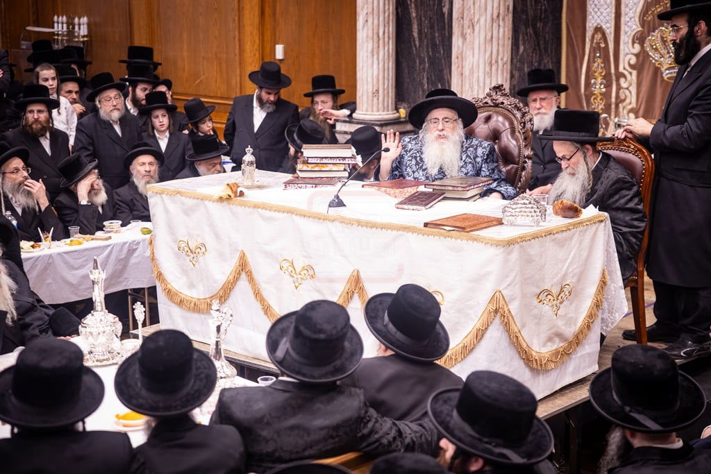 חמשה עשר בשבט בחצר הקודש צאנז קלויזענבורג