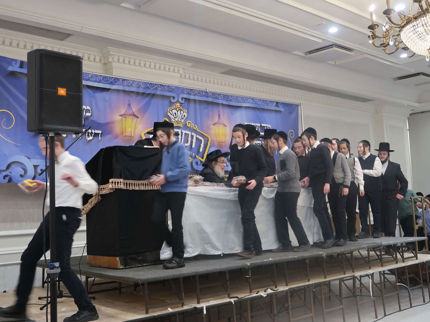 ט"ו בשבט בחצה"ק פאפא