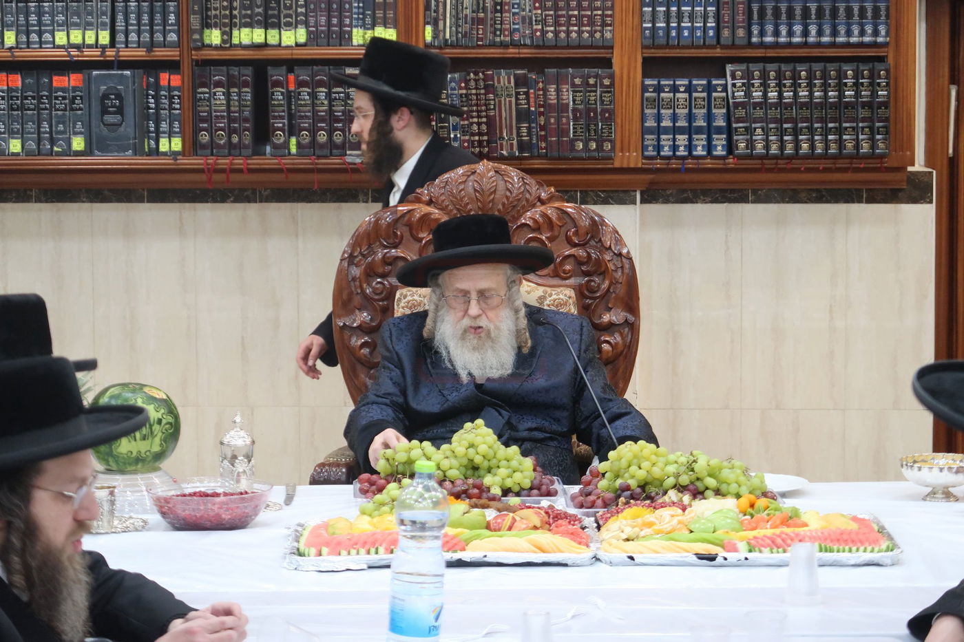 ט"ו בשבט בחצה"ק קומרנא