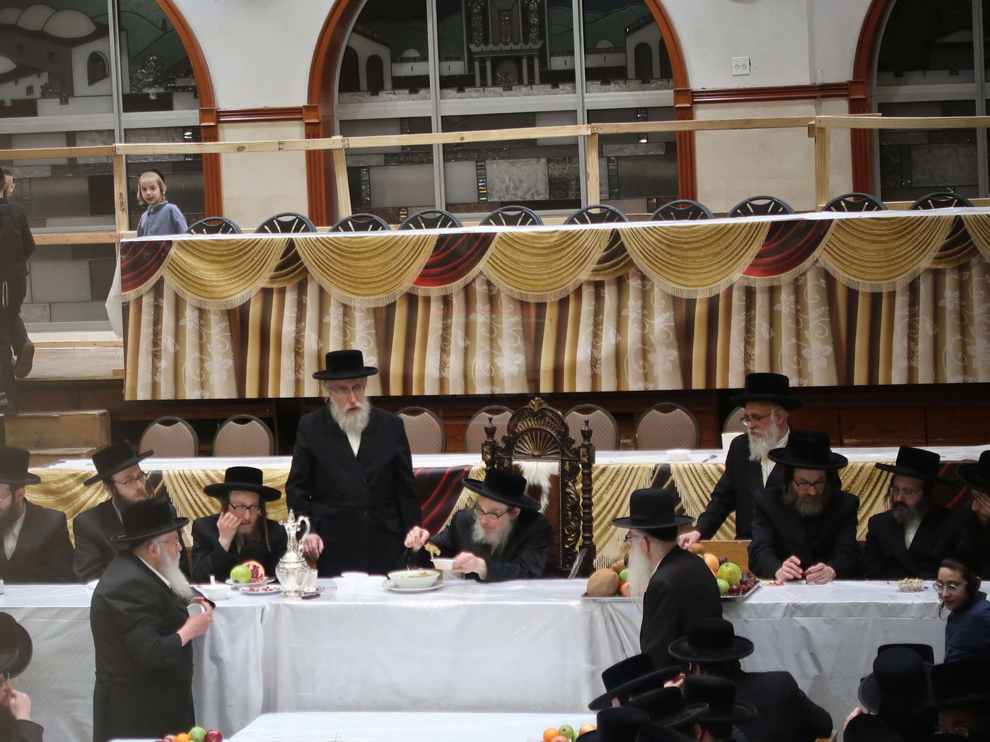 ט"ו בשבט בחצה"ק פאפא