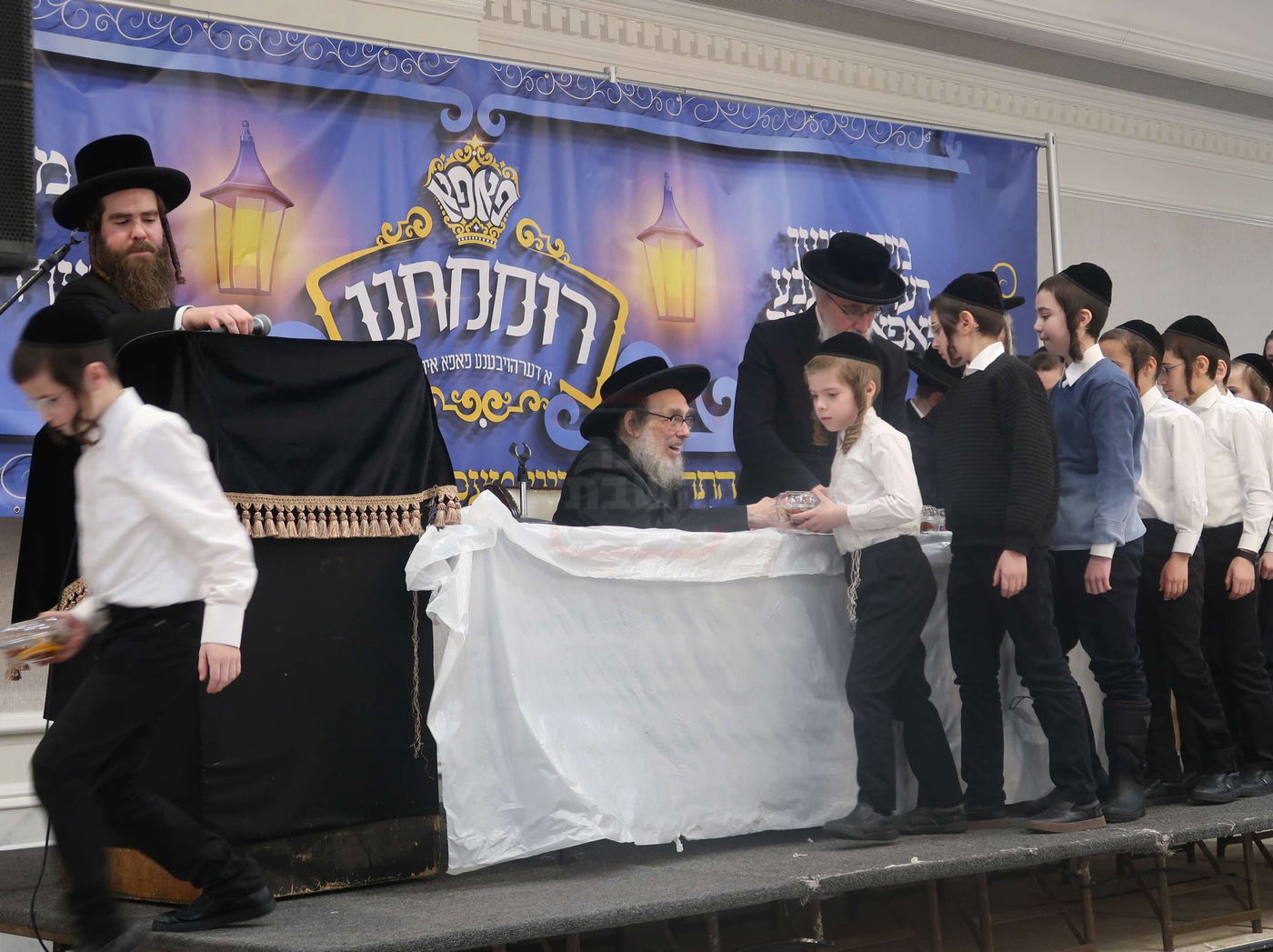 ט"ו בשבט בחצה"ק פאפא