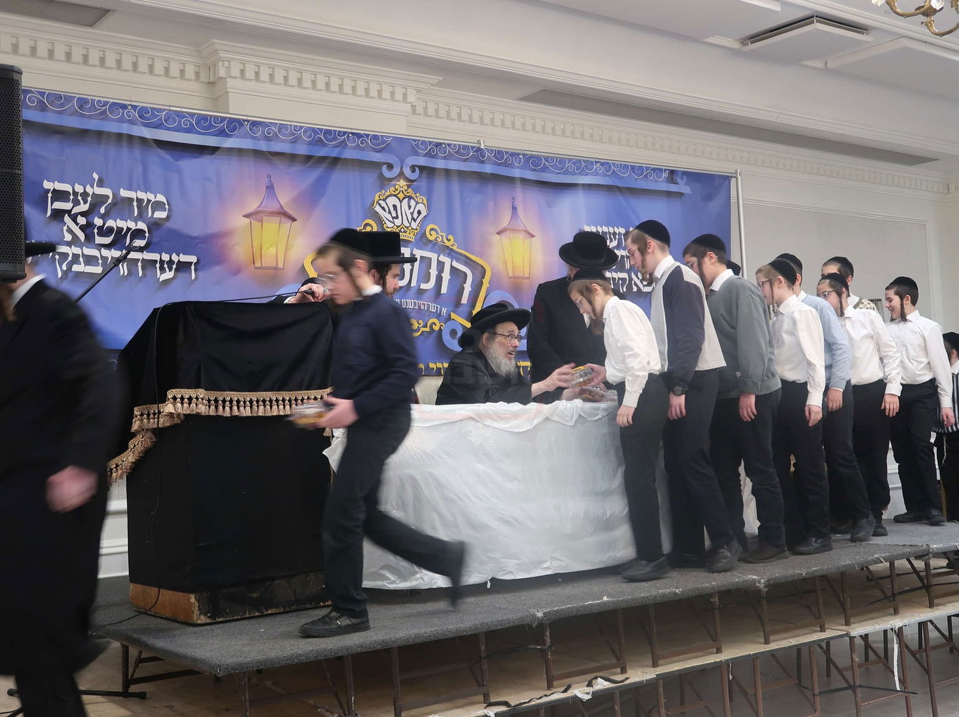 ט"ו בשבט בחצה"ק פאפא