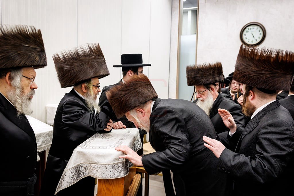 האדמו"ר מסאטמר בברכת הבנים