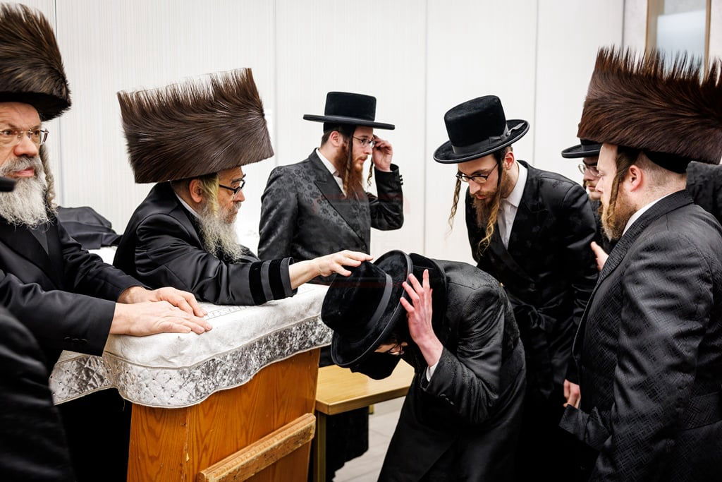 האדמו"ר מסאטמר בברכת הבנים