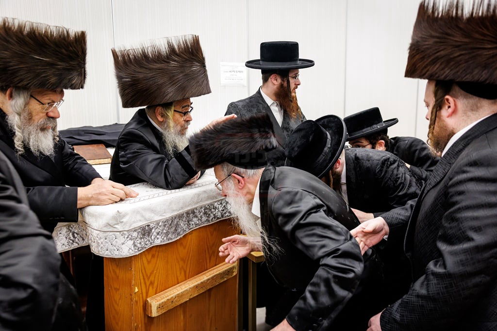 האדמו"ר מסאטמר בברכת הבנים