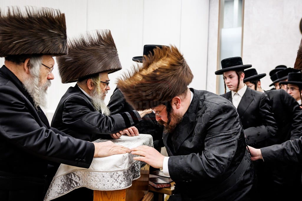 האדמו"ר מסאטמר בברכת הבנים