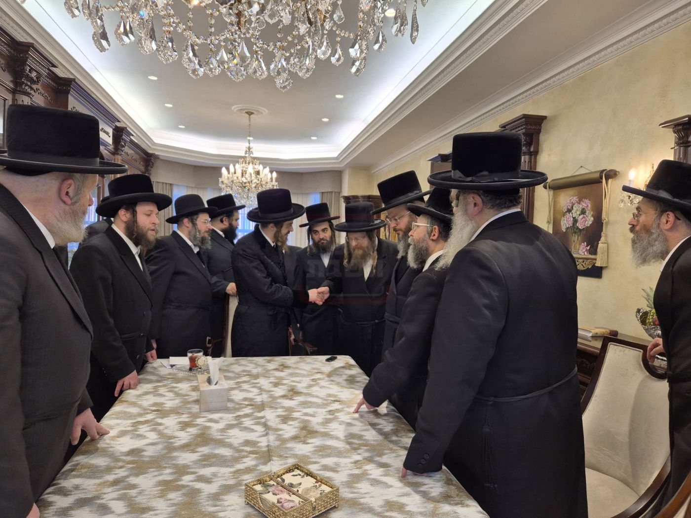 משלחת קהילות בעלזא אצל האדמו"ר מסאדיגורה בלונדון 