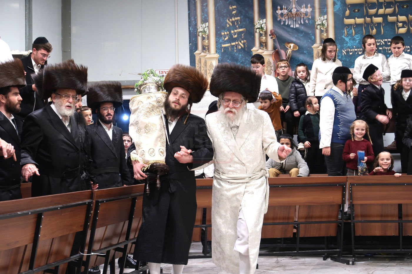 הכנסת ספר תורה לביהמ"ד שאץ דרוהביטש