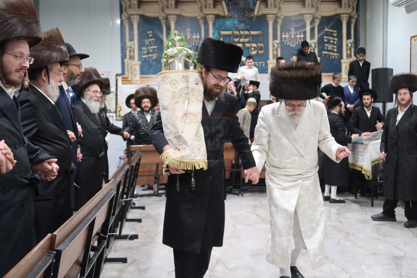 הכנסת ספר תורה לביהמ"ד שאץ דרוהביטש