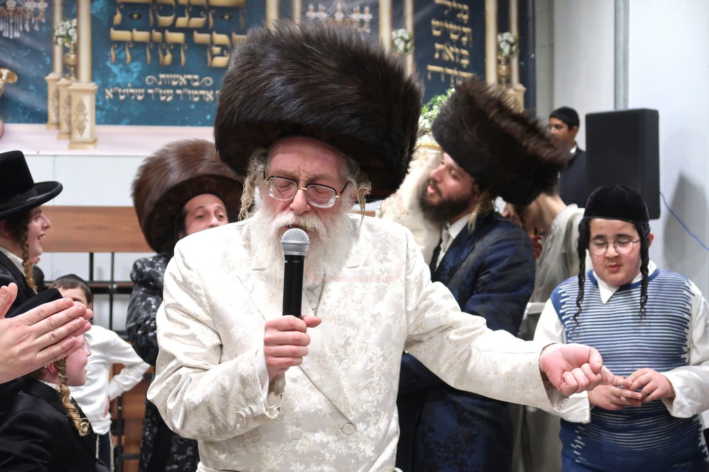 הכנסת ספר תורה לביהמ"ד שאץ דרוהביטש