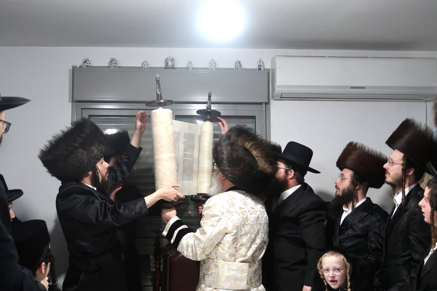 הכנסת ספר תורה לביהמ"ד שאץ דרוהביטש