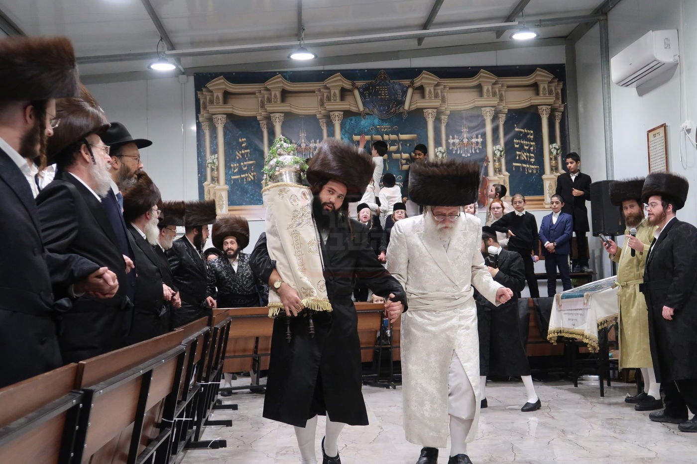 הכנסת ספר תורה לביהמ"ד שאץ דרוהביטש