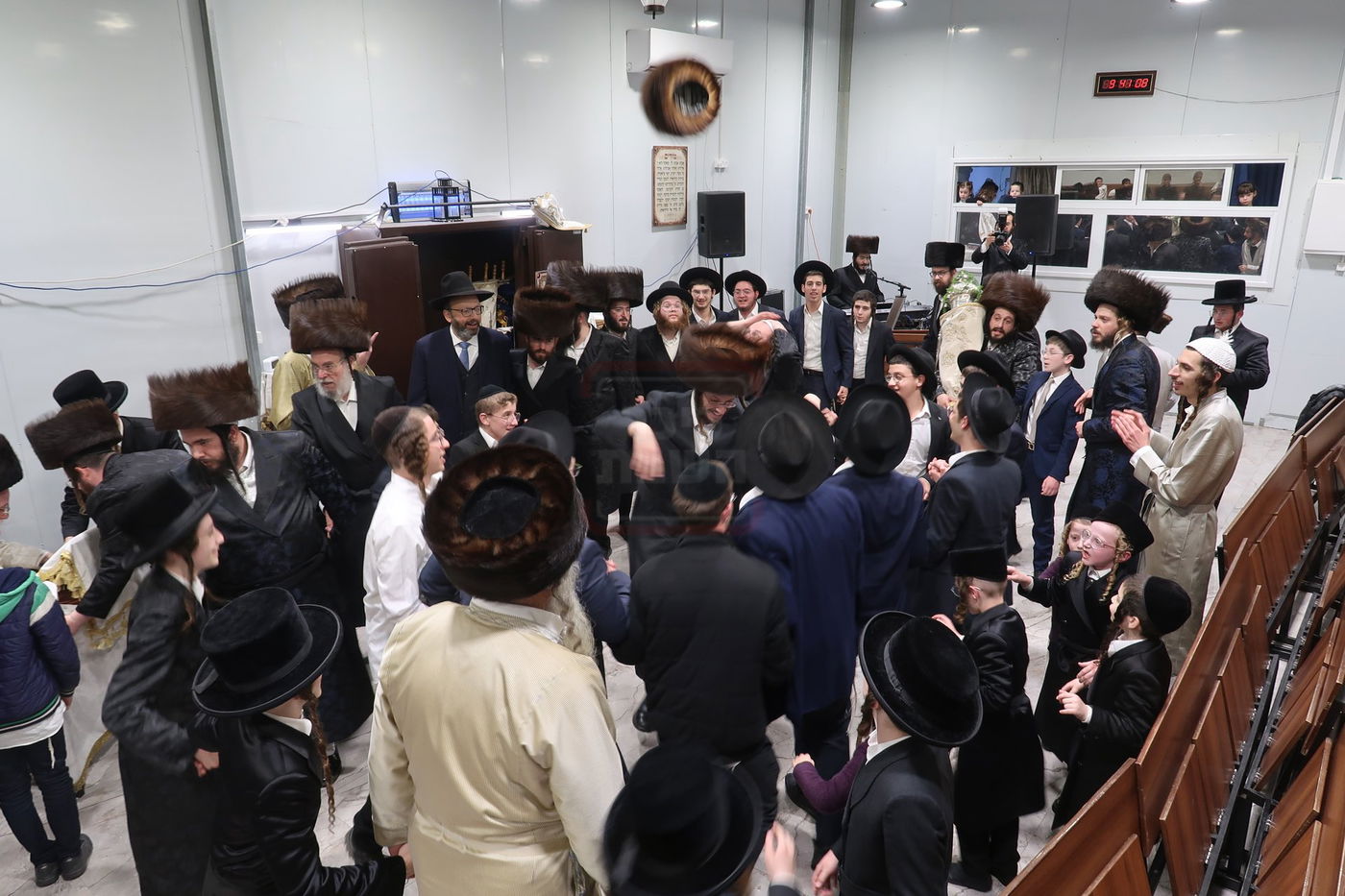 הכנסת ספר תורה לביהמ"ד שאץ דרוהביטש