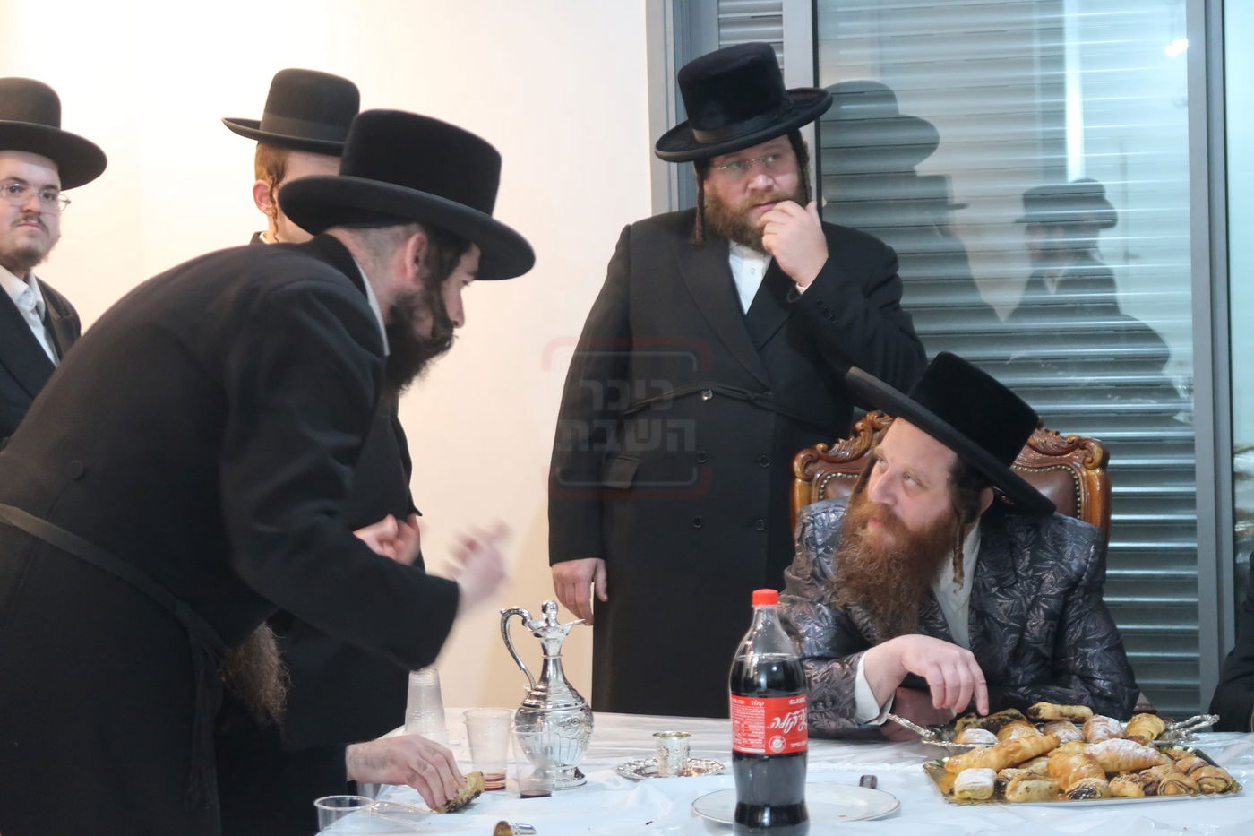 קביעת מזוזות לישיבת נועם ישראל מיאלען