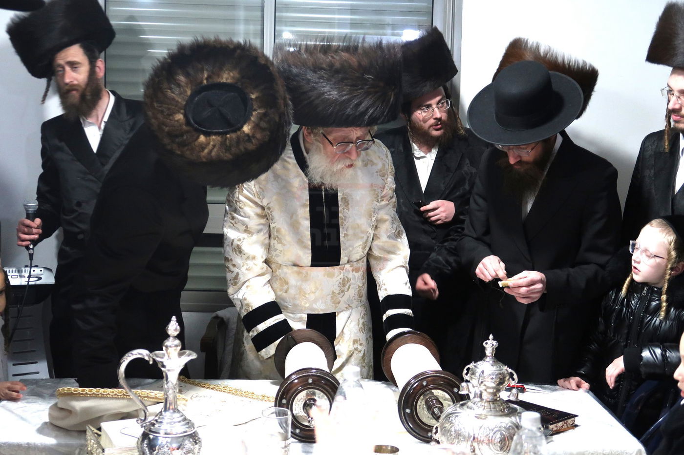 הכנסת ספר תורה לביהמ"ד שאץ דרוהביטש