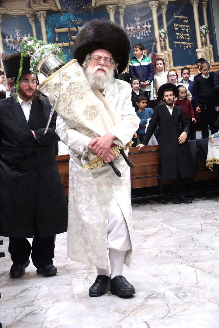 הכנסת ספר תורה לביהמ"ד שאץ דרוהביטש