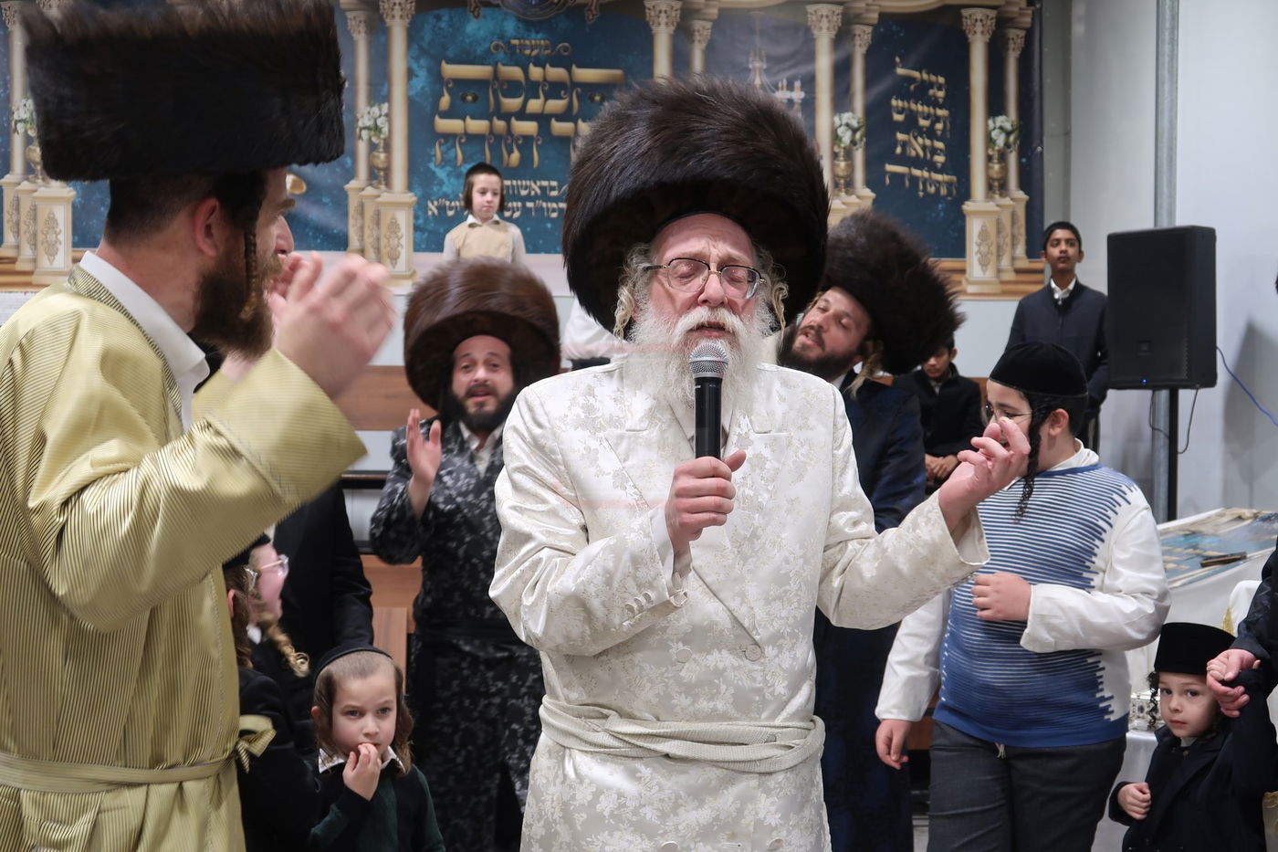 הכנסת ספר תורה לביהמ"ד שאץ דרוהביטש