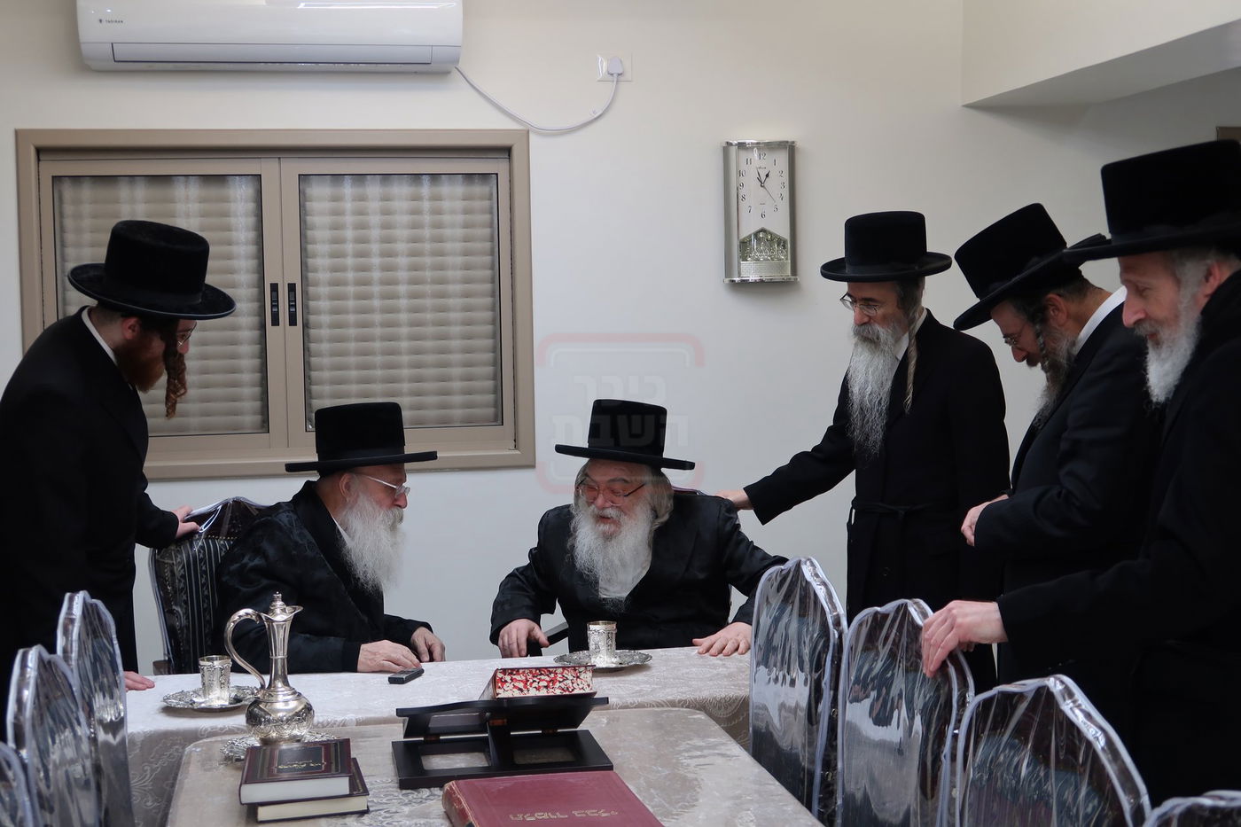 האדמו"ר מדארג בביקור אצל הגה"צ רבי אהרן טוסיג