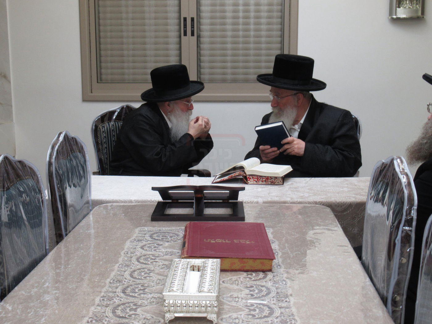 הגרש"א שטרן בביקור אצל הגה"צ רבי אהרן טוסיג