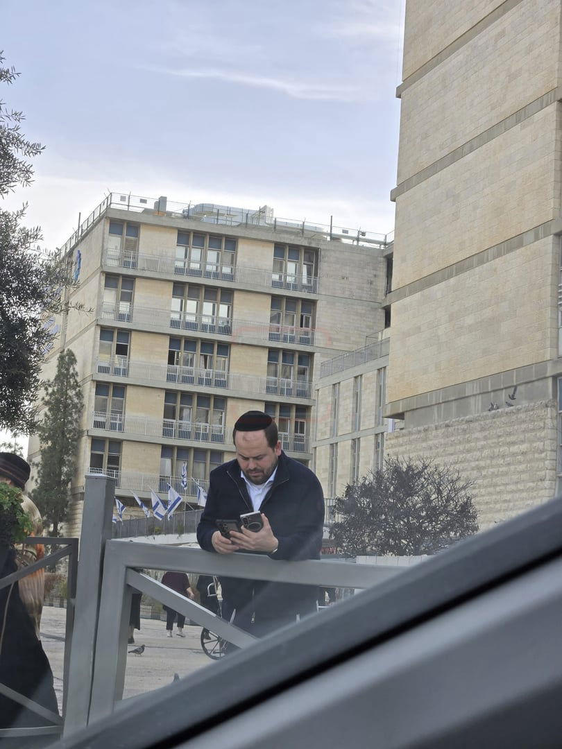 הפרשן הבכיר ב'נהיגה מונעת' | 'זופניק בכיכר' עם כל התמונות, הנייעס והחשיפות של השבוע