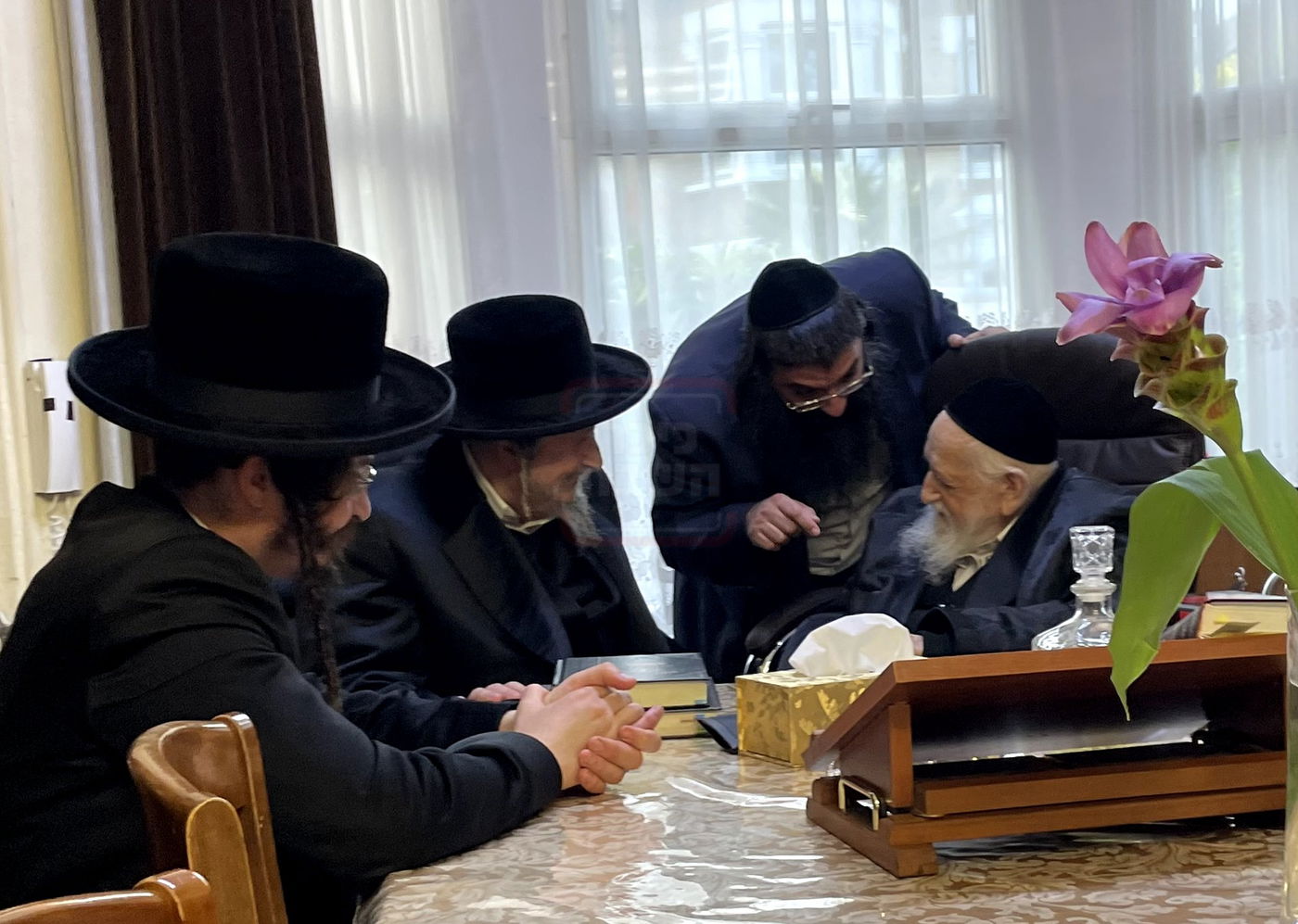 מראות חייו של הגה"צ רבי אליקים שליזנגר זצ"ל