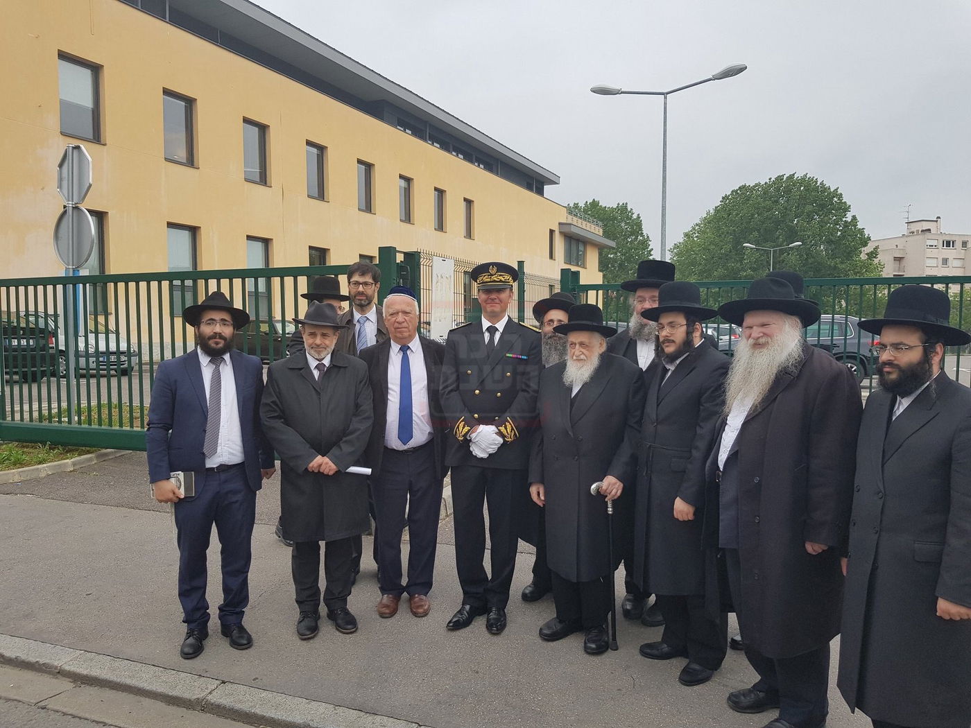 מראות חייו של הגה"צ רבי אליקים שליזנגר זצ"ל